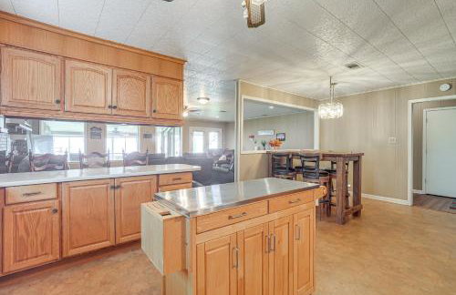 Lakefront Gem with Boat Dock and Fishing Pier in Many - Foto 9