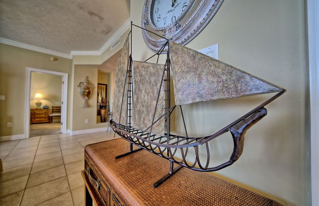 Luxurious High-Rise Condo with Direct Beach Access & Beachside Pool - Unit 2105 by RedAwning - Foto 28