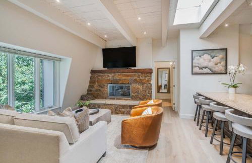 1 Block to Gondola Updated Top-Floor 2BR 2BA - Foto 17