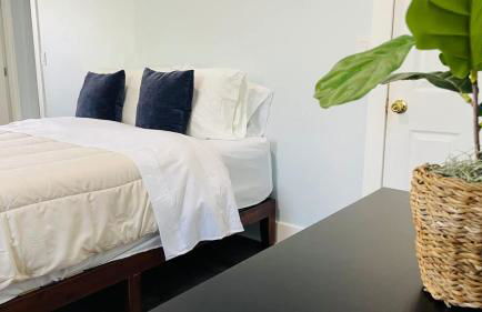 Centrally Conveniently Located - Foto 29