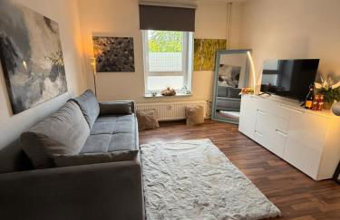 1 Zi Whg an der Universität zu Kiel-City, Alsenstrasse 17, perfekt als Schadenwohnung, eigener Parkplatz, 45 qm, große Wohnküche, , Wlan incl, perfekt möbliert, je 3 Min zur Universitätsklinik zu Kiel, Ostsee, Seebäder, - Foto 1