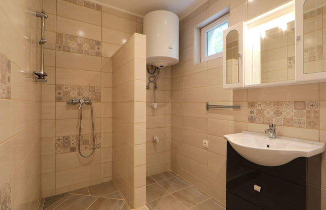 2 bedroom House in Balatonszárszó with garden and terrace - Photo 10