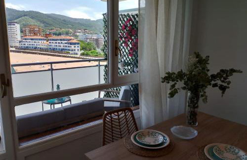 Acogedor apartamento con vistas al mar - Foto 3