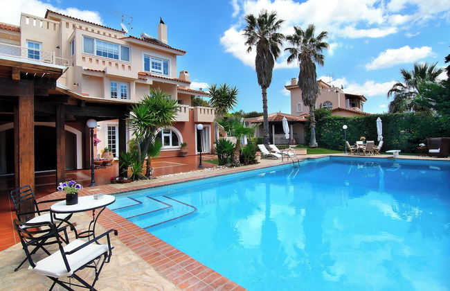 Oasis Pool House by GHH - Photo 22