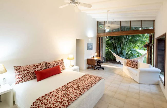 w Spacious 5BR Villa at Mesa de Yeguas - Photo 9