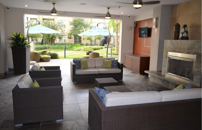 Luxury Living at City Center Houston - Photo 26