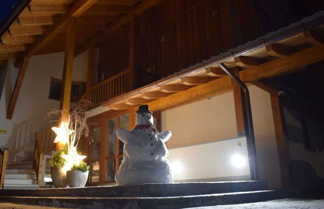 Pleasant Holiday Home With View - Foto 20