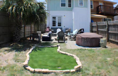 OceanView Oasis - Relax with Hot Tub, Breakfast, Fire Pit & Putting Green! - Foto 4