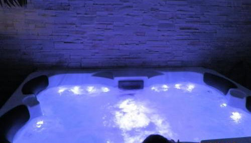 GITE IZALIN AVEC SPA A 20 min du Puy du Fou - Foto 2