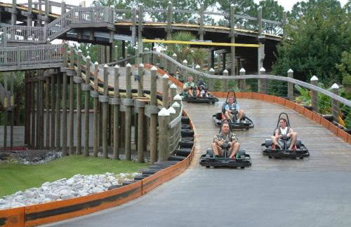 Breeze- New 2 blocks to beach - Sleeps 26 - Pool - Foto 44