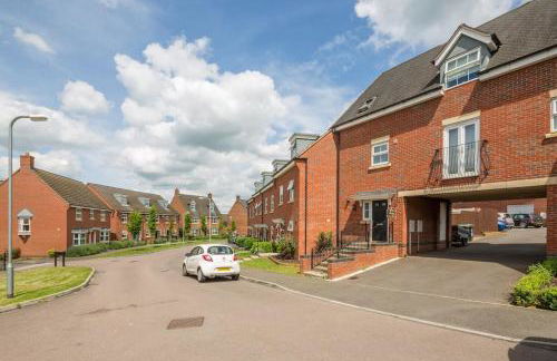 Garfield House, 3 bed house, sleeps 7, Nr Rushden Lakes, allocated parking, corporates welcome - Foto 7