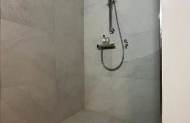 WPA Apartments - Zimmer- Modernes Apartment mit Parkplatz,WiFi,Netflix - Foto 9