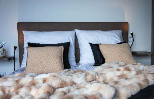 MIA ISOLA with lake view, garden and swimming pool - Photo 39