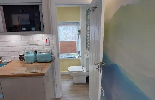 The Snug - Cosy Retreat for Two - Photo 6