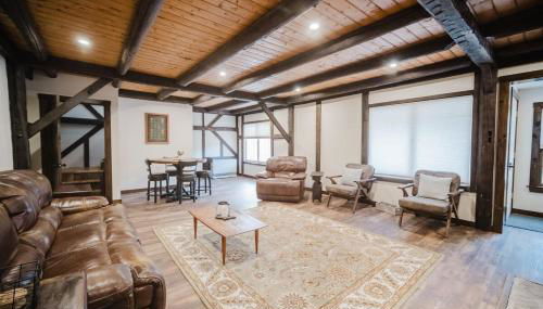 13 Beds, 17 Guests with Hot tub only 15Mins to Sunday River - Foto 3