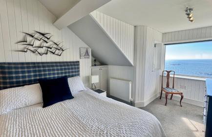 HEADLANDS-2 BED-SEA VIEW APARTMENT-TREARDDUR BAY - Photo 17