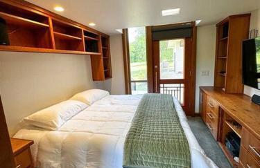 Stunning Mid-Cent Modern Retreat • Comfy Beds • Grove • Quiet Setting • Boat Parking - Foto 15