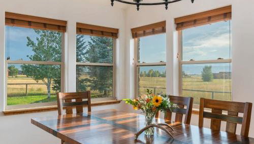 Family Fun Fireplace & Huge Deck - Foto 3