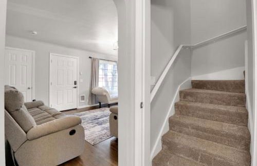 Spacious 3-Bedroom Near Campus - Photo 20