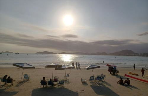 Apartamento com Estacionamento, Wi-Fi, Ar condicionado a 300 metros da Praia da Enseada no Guarujá. - Foto 36