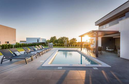 Villa Ana Škicini for 10 people with heated pool, kids activities and sea view near Novigrad - Foto 49