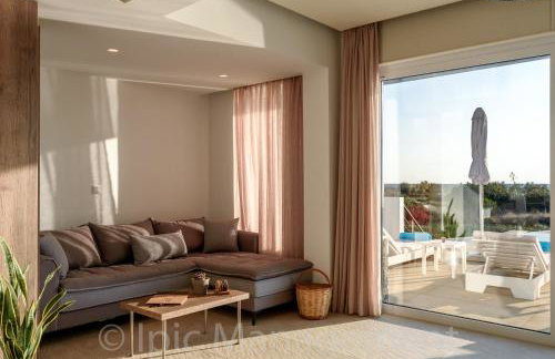 Villa Pelagia A Superb Southern Stay - Photo 10