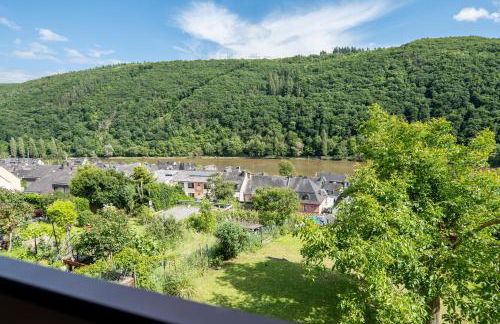 Elbling Appartement for 4 People - Billiards - 2 Bedrooms - 2 Bathrooms - Balcony with Mosel View - Parking - Wine Barrel Bar - Fully Equipped Kitchen - Netflix - WaipuTV - 3 km from Cochem - Foto 17