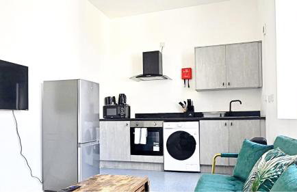 Stylish 1BR Executive Bury Stay with Kitchen and WiFi - Foto 7