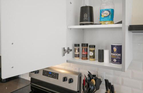 Spacious House in Prime Location - Photo 17