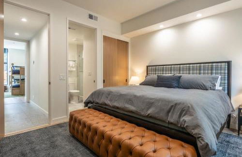 New Luxury Free Standing 4BR 4 and a halfBA Home Obsidian Reserve #146 Priv Hot Tub, 2-Car Garage Great Views - Foto 35