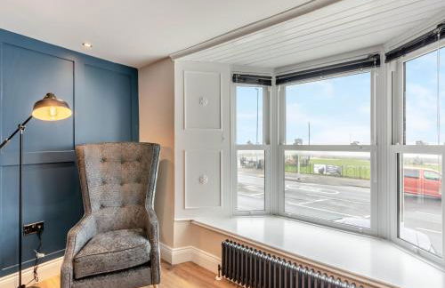 Captain's Quarters - Photo 5