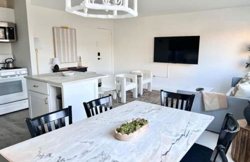 Crystal City Boutique Flats 2BR - Free Parking 2878 - Foto 23