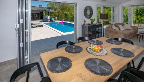 Villa Kalac, a charming holiday pool oasis near the sea - Foto 4, sunbed