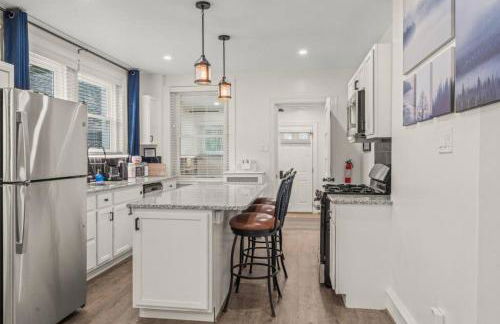 Spacious Home King Beds Gym Deck Games Parking AC - Foto 33