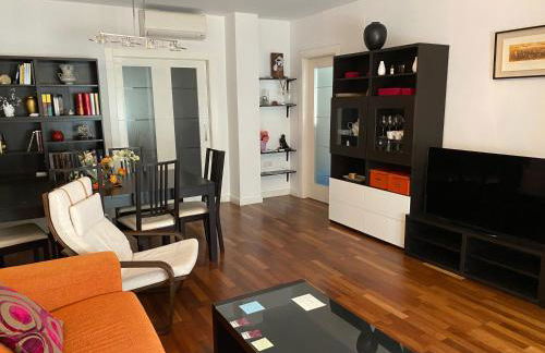 Mike´s apartment. Parking y piscina - Photo 2