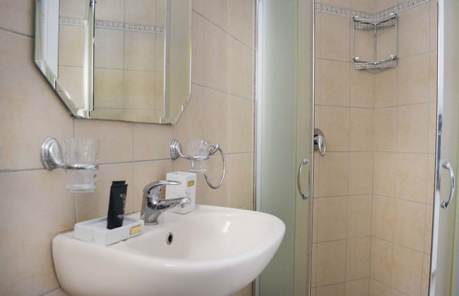 Beautiful Modern Apartment 3BDR E3 - Photo 25