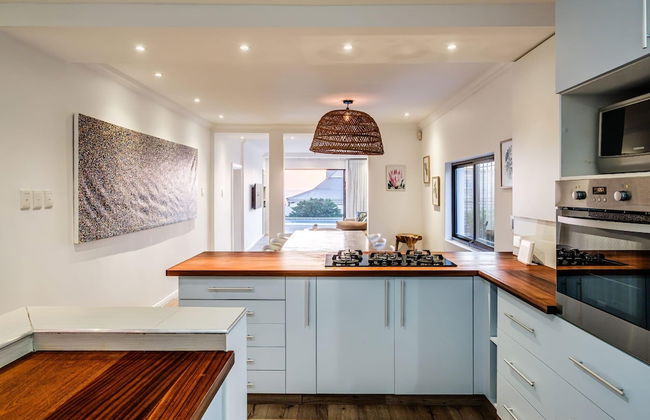 Stylish Holiday Home With Private Pool Ocean Views Jumeirah Blue - Photo 21