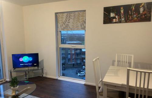 Comfortable 2-Bedroom Flat close Etihad and Coop Live - Photo 24