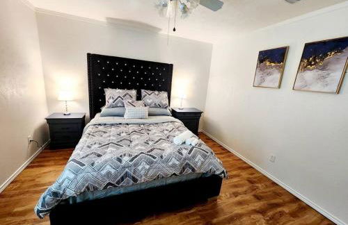 Newly remodeled 5BR 3BA w/pool 16 ppl - Photo 40