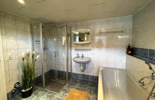 Ferienhaus mitten in der Natur, separater Eingang, Garten - Foto 23