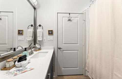 Luxury Skyline Escape, FIFA World Cup, King Bed, Free Parking, DT View, Sauna - Foto 26