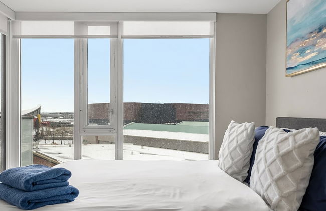 By Stampede Free Parking Banff Pass Wine More - Photo 20