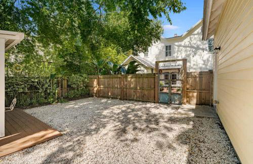 Secret Garden Hideaway l Walk to DNTN l Sleeps 8 - Foto 64