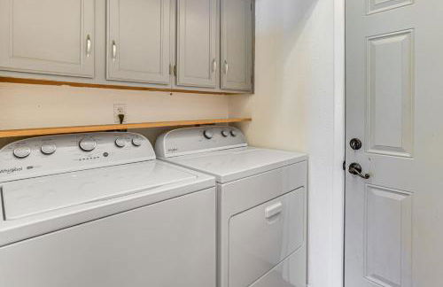 Private Pool and Fenced Yard Sunny Glendale Getaway - Foto 18