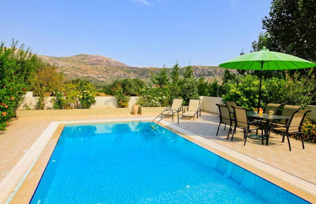 Villa Semeli Large Private Pool Walk to Beach Sea Views A C Wifi Car Not Required Eco-friendl - 1879 - Foto 8