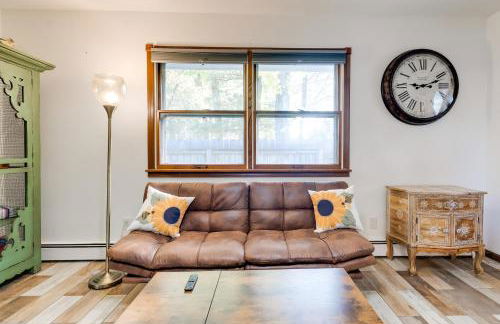 Antiquing and Fishing Riverfront Waupaca Home! - Foto 8