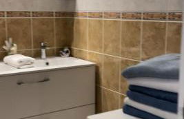 Bel appartement spacieux et lumineux de 100m2 au 3e étage avec ascenseur -A 5mn à pied du parc des expositions congrès de Dijon et ENG et 10mn du centre ville place Parking devant l'immeuble - Foto 32