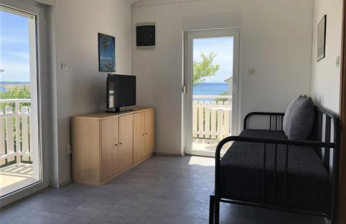 Apartments Brezović Škrapavac - 40m from the beach - Photo 10