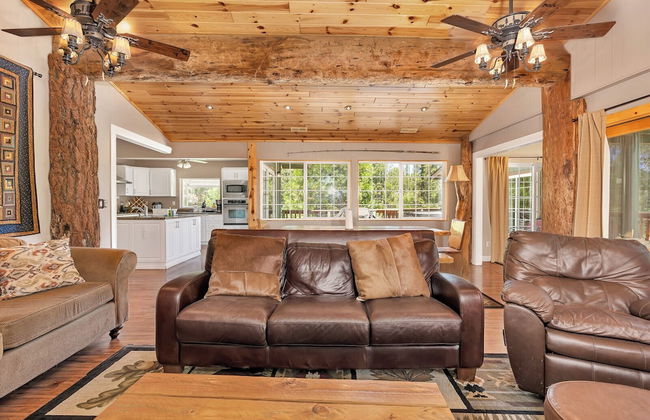 Immersed in Nature! Manzanita Cabin W/hot Tub - Foto 14