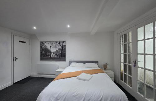 Spacious 3-Bedroom Apartment Near Stratford, 1 Minute From Train Station - Foto 41